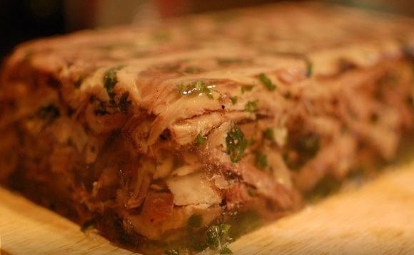 ზელცი ღორის კანჭითა და ენით