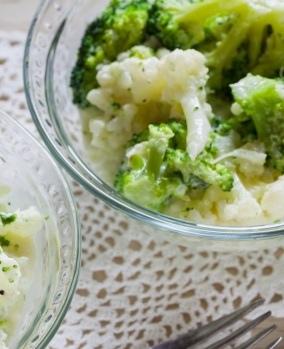 სალათი ბროკოლითა და ყვავილოვანი კომბოსტოთი