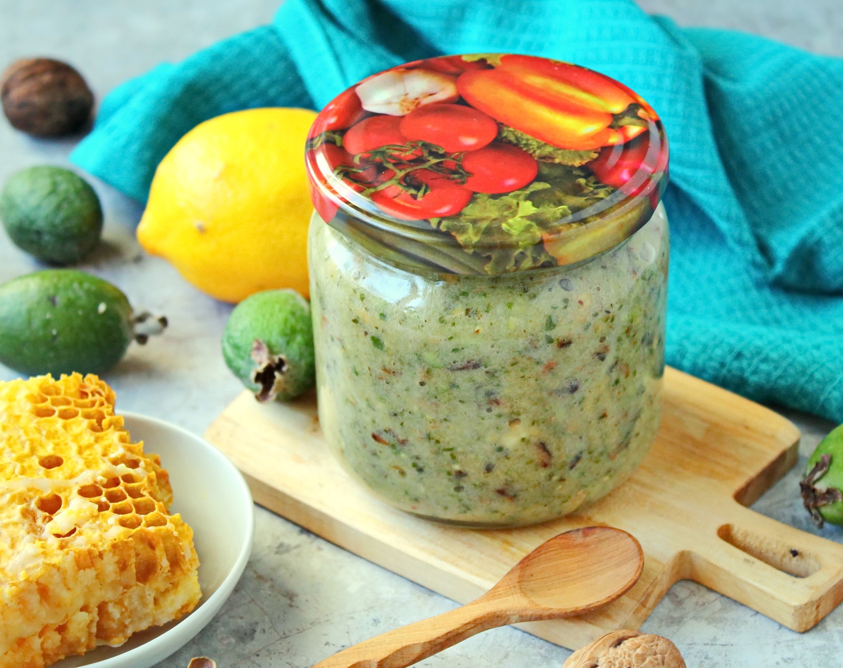 ფეიხოა თაფლით