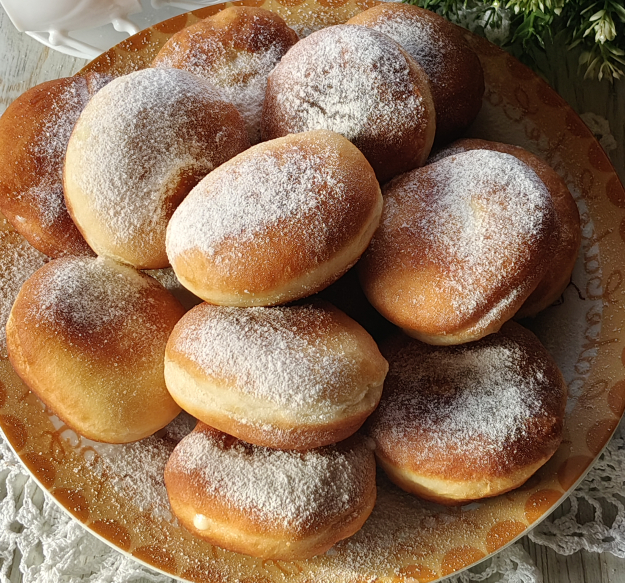 ფუნთუშები მოხარშული კრემით